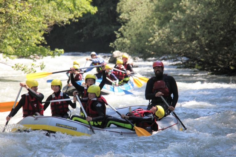 De l'amusement pour tout le monde en canoé sur l'Isère en Savoie
